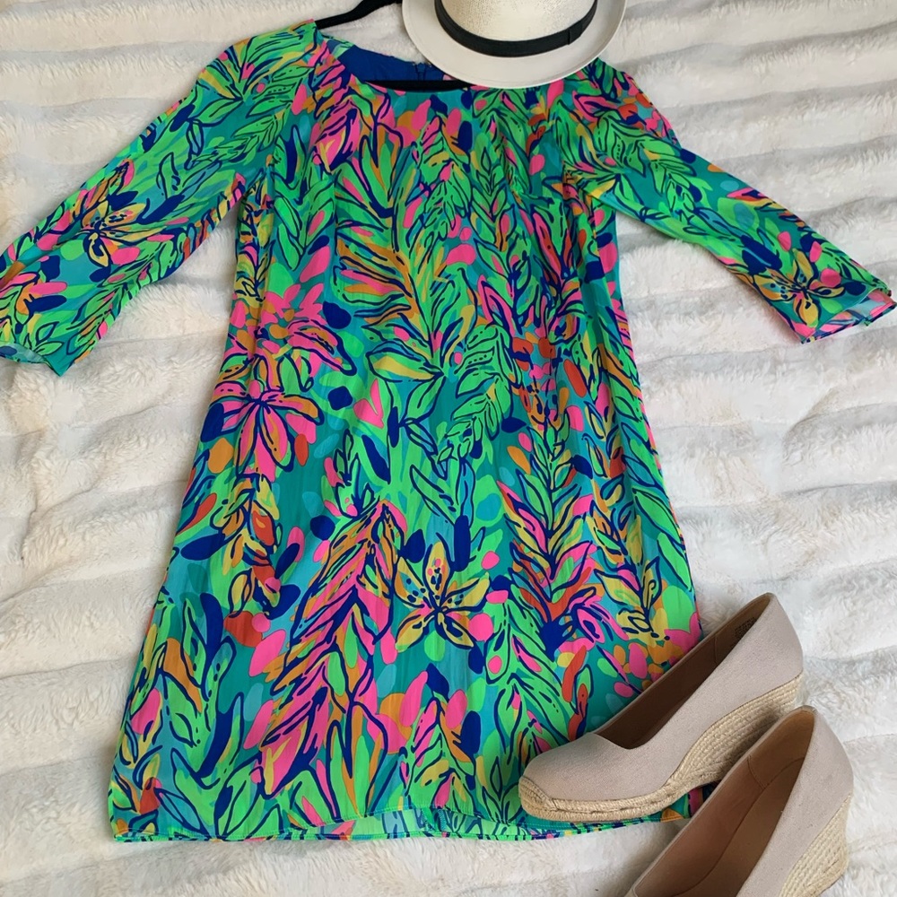 Lilly Pulitzer silk dress with sleeves.
